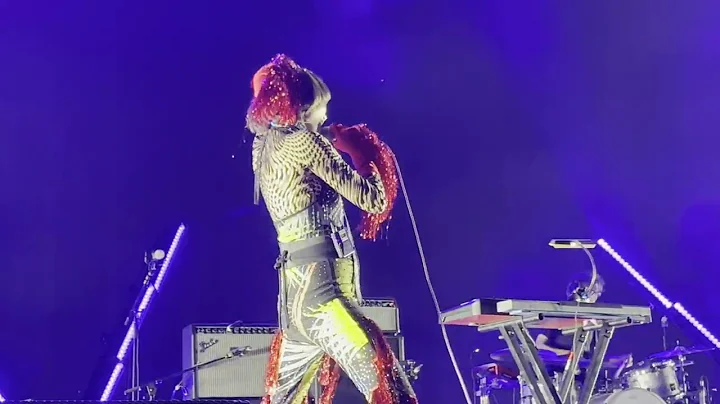 Yeah Yeah Yeahs - Date With The Night (Greek Theatre, CA 06/10/2023)