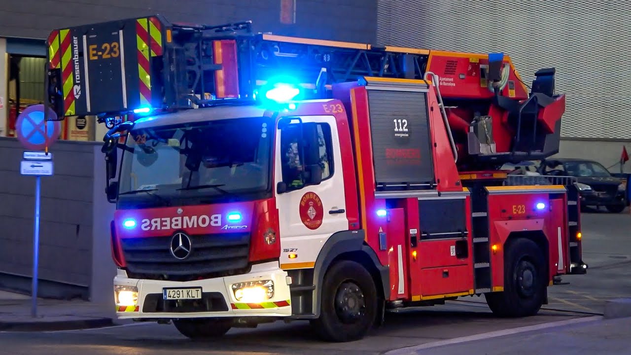 *BARCELONA Fire Department* [BUSY EVENING] - 3 calls in 1 hour | Vall d'Hebron Fire Station turnout!