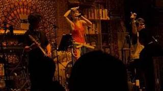 “你是我沉溺的光，逃不掉也忘不了的模样……”#livehouse #沉溺的光   #给阿嬷的情书  #闽南双语歌曲