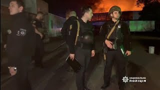 Поліцейські документують наслідки нічного ракетного удару по Одесі