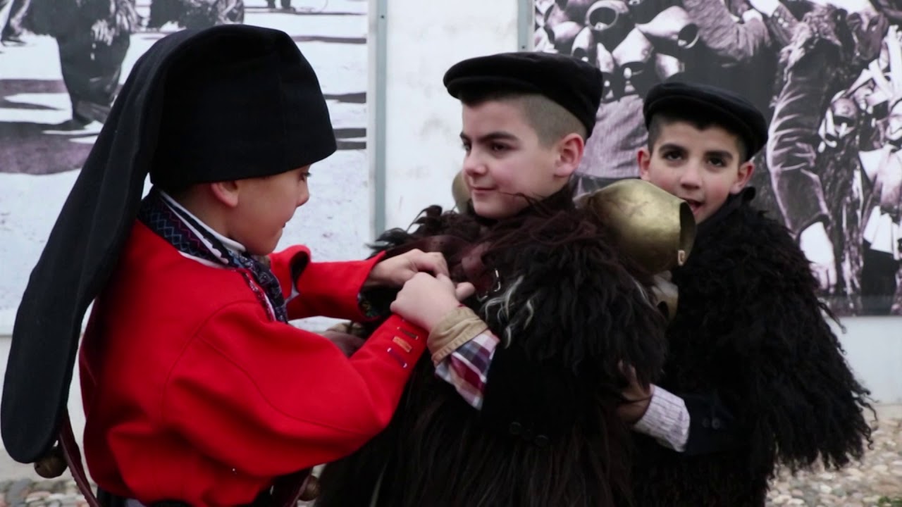 5) Mamuthones e Issohadores - È un mistero