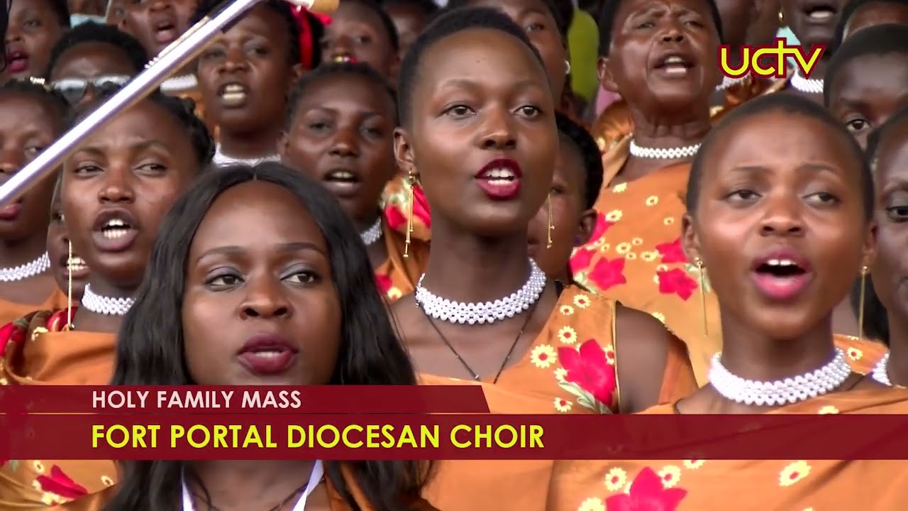 Holy Family Mass Mwana kondoo wa Mungu   Fort Portal Diocese Choir