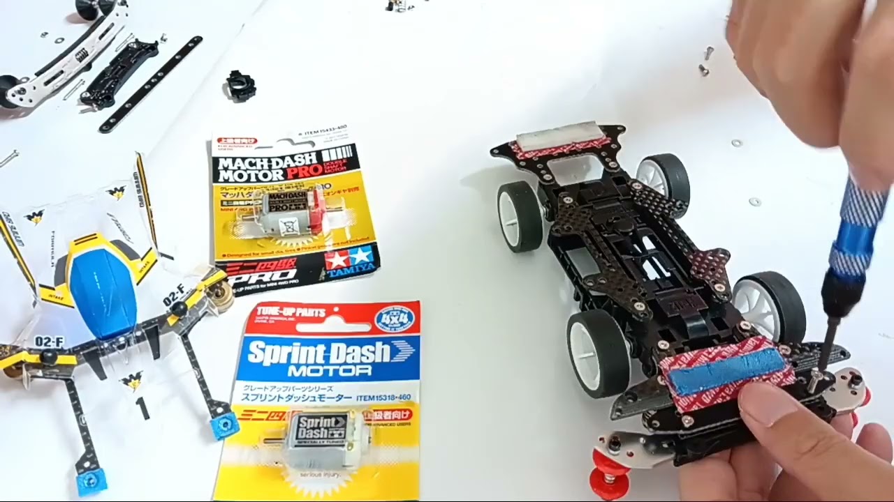 【萌萌好吃好玩】田宮 TAMIYA 四驅車軌道車 15503 勝利鳥 透明軟殼 Winning Bird 中置彈簧避震車，吊鐘車，AT系統 72mm六角輪軸，打穿輪框，阻尼油，田宮彈簧前後翼，尾盪
