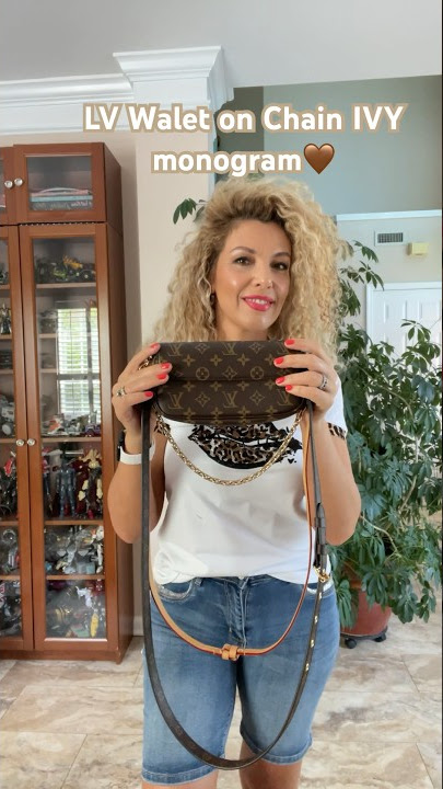 it can be worn 4 ways too! so excited to add this @Louis Vuitton bag t, wallet on chain ivy