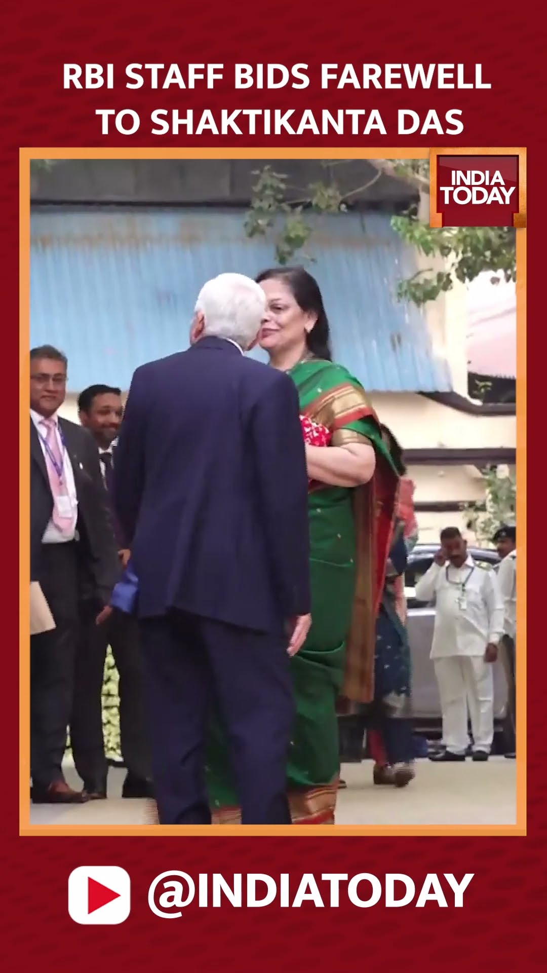 Outgoing RBI Governor Shaktikanta Das Given Farewell By RBI Staff As His Tenure Ended