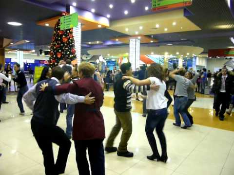 Флешмоб в РЦ Блокбастер, г. Киев. Клуб SalsaDominicana.