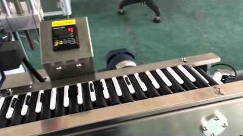 Automatic labeling machine with counter blood collection tube labeler in horizontal way