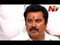 Sarathkumar,Radhika pay condolences to Balachander