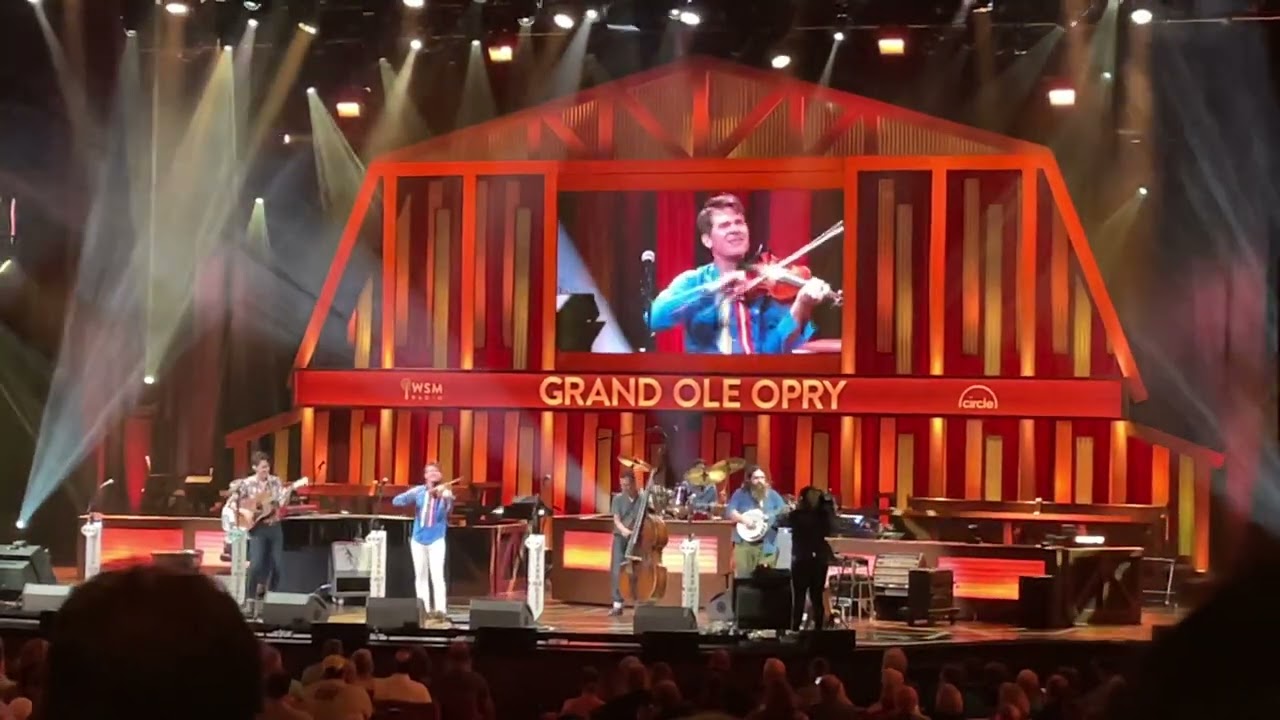 “Wagon Wheel” by Old Crow Medicine Show at The Grand Ole Opry YouTube