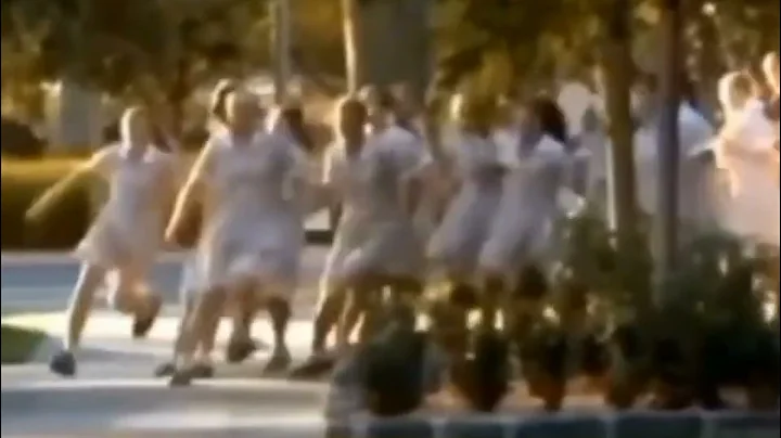 Stan Twitter - Girls Cheering while Vacation is played