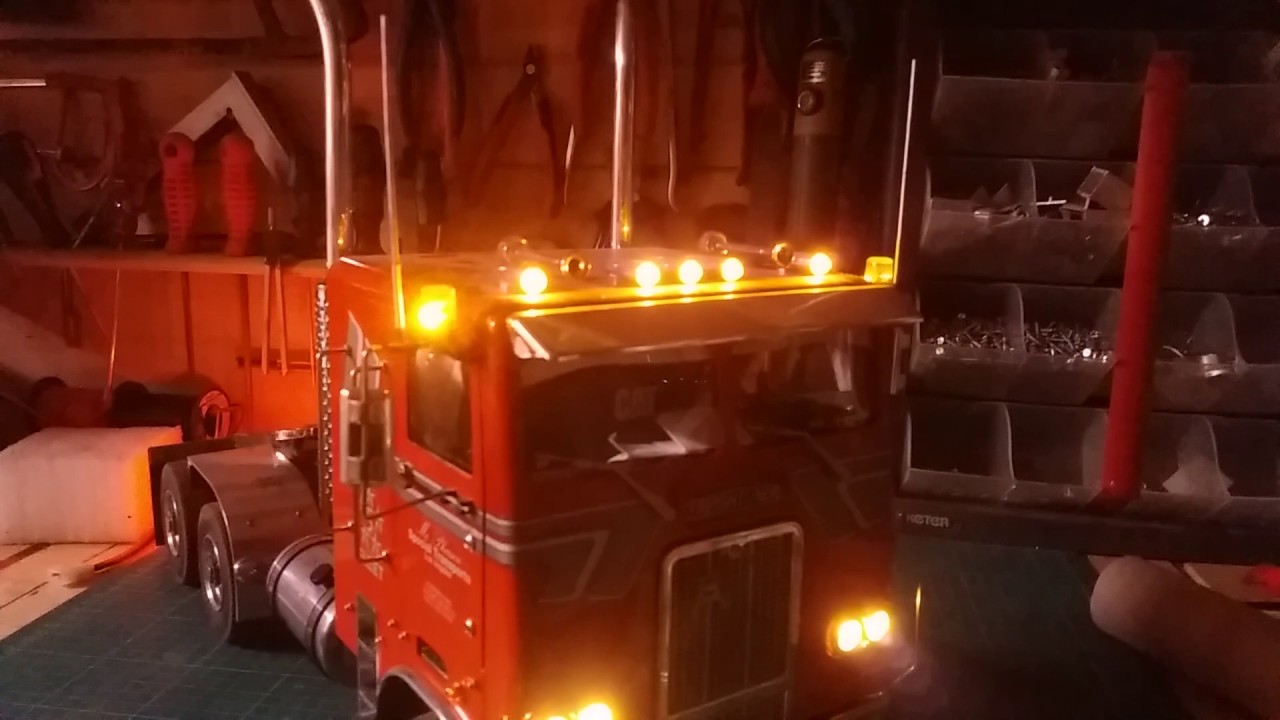 Wedico Freightliner Cabover Rundumleuchten Test YouTube wedico-freightliner-cabover-rundumleuchten-test-youtube