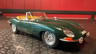 1/18 Bburago 1961 Jaguar E Type Convertible (Green) Diecast Car Model. Made in Italy