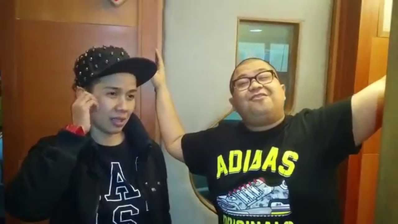 Kemal TJ Siaran di Dua Radio Sekaligus