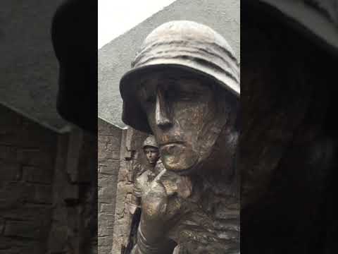 2017.03 Памятник варшавского