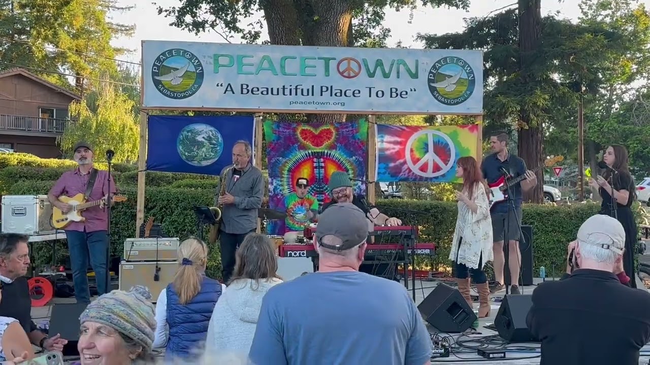 "Take the Town" - Burrows and Dilbeck - live at Peacetown ( sebastopol ) 2023