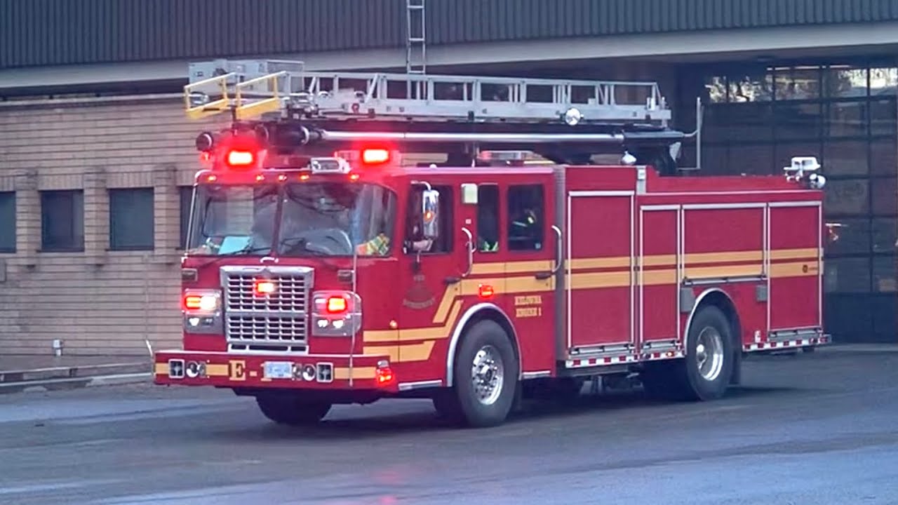 Kelowna Fire Department Engine 1 Responding
