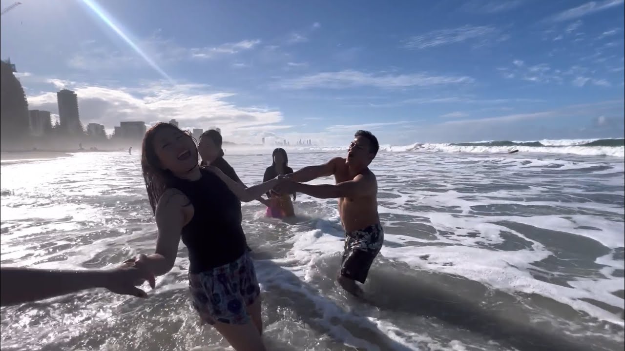 GoldCoast Beach-ah kan cheng ve ta reng mai...!!