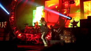 Mötley Crüe - Mick Mars Guitar solo / Dr. Feelgood (@ Wembley arena 2011)