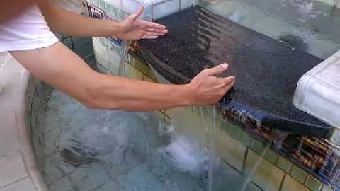 Fountain bistable memory