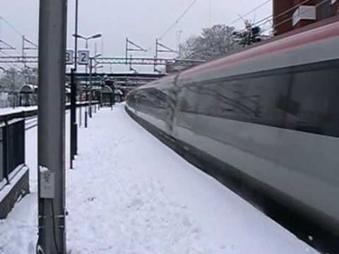 virgin trains mk3 set in SNOW!