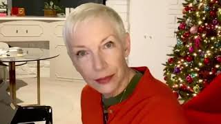 Annie Lennox plays a snippet for Cold