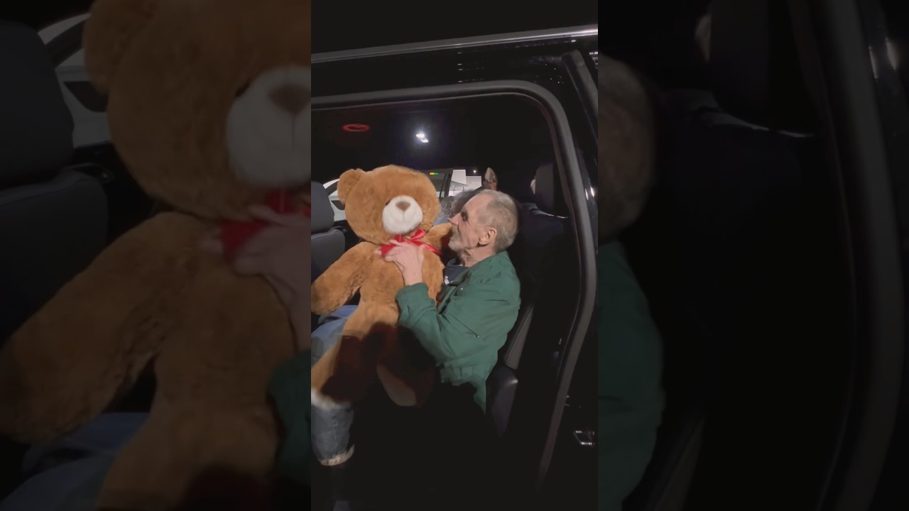 Столько веселья от Рождества с Уиттакерами на SWU 