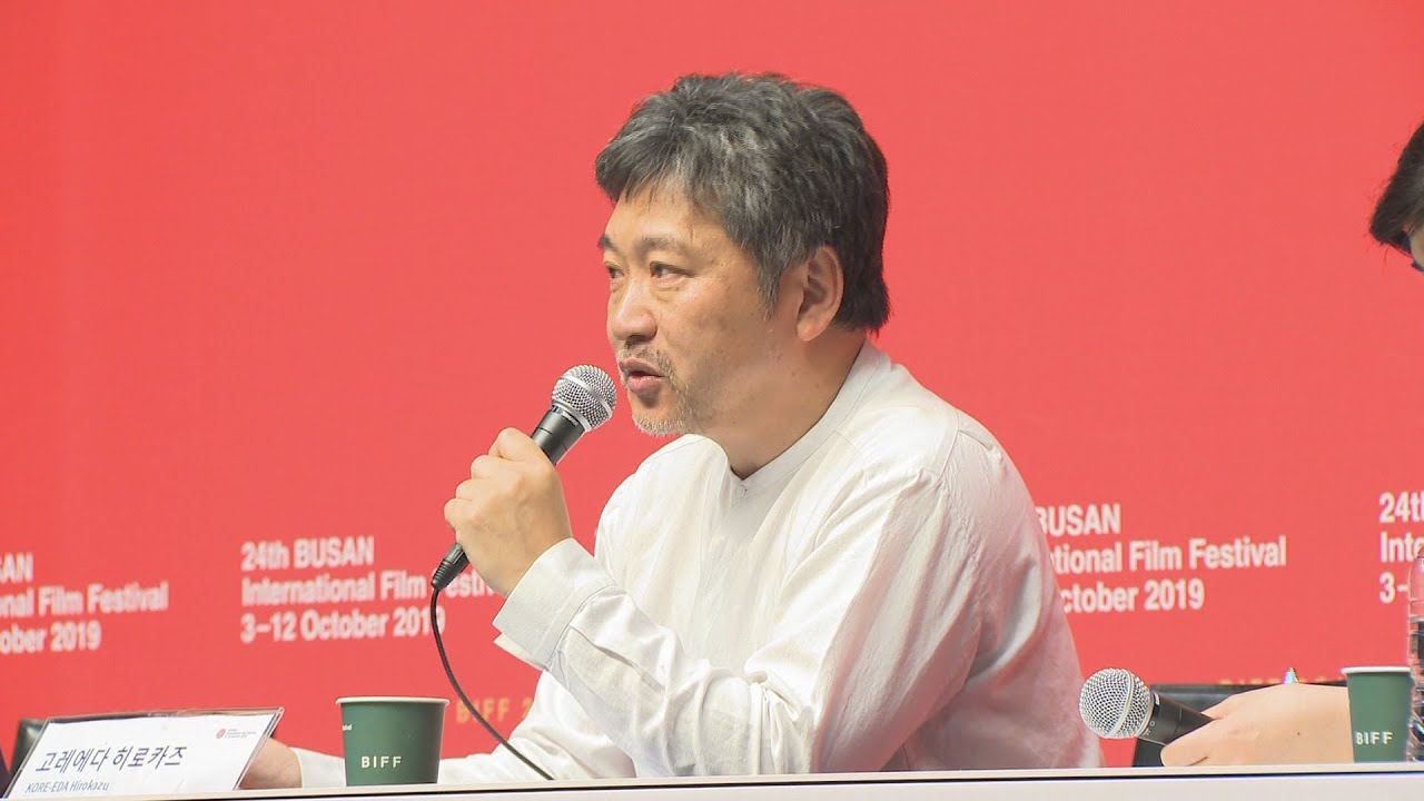 newspaper mockup 고레에다 감독 