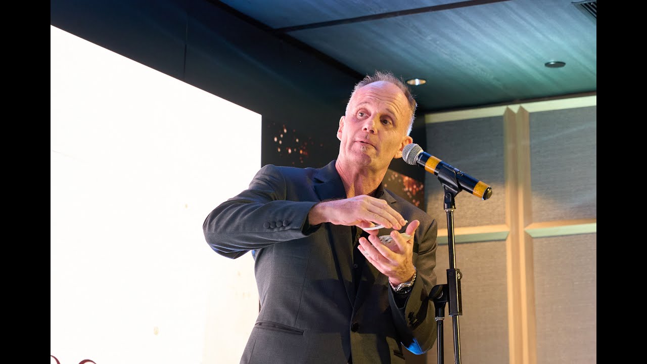 Rolving Magic Show Singapore Magician Wows Guests | Roving Magic Show for Corporate Events ...