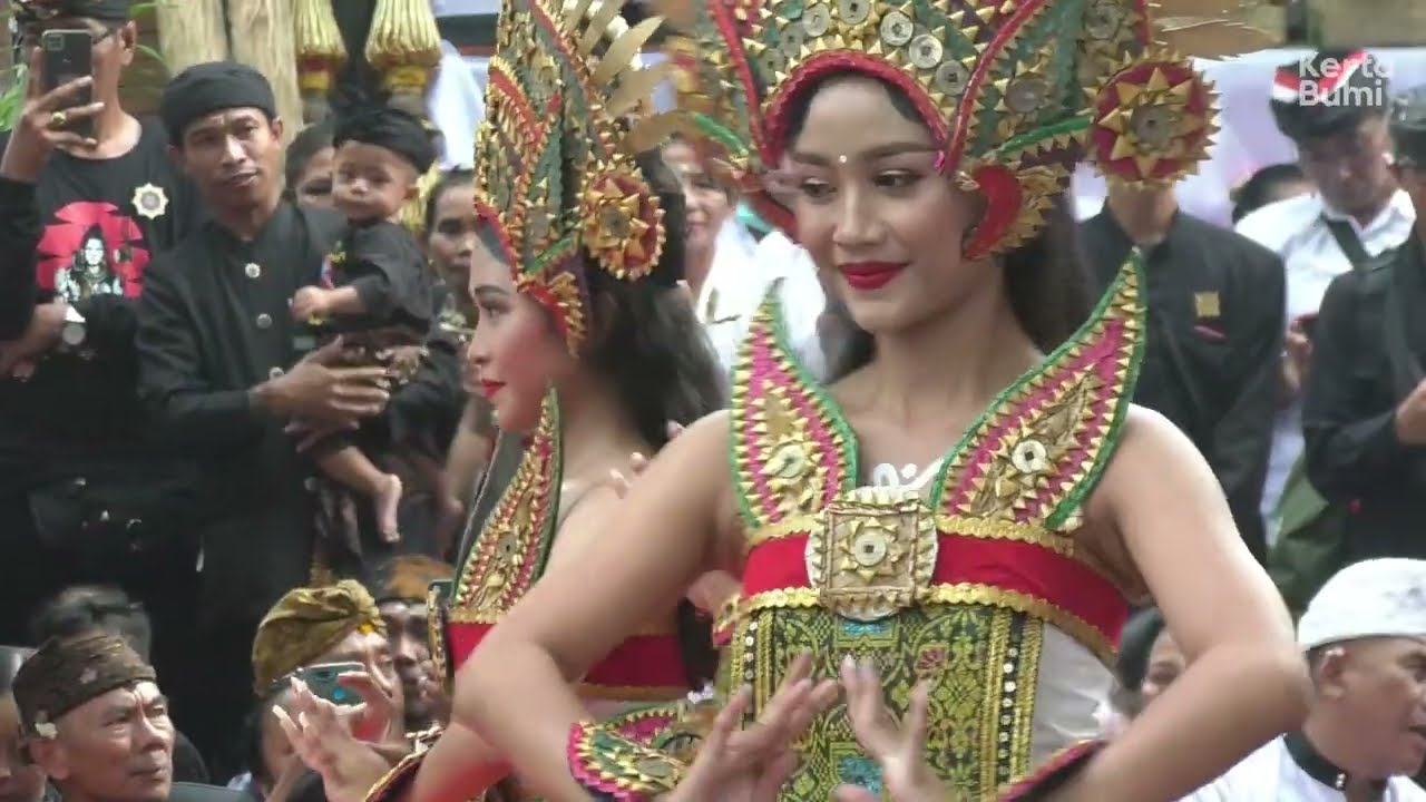 Tari Kembang Sriwijaya - Piodalan Pura Luhur Medang Kamulan Gresik