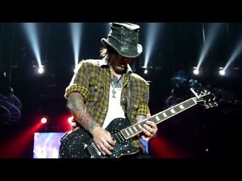 Guns N' Roses Prague 27.09.2010 - Dj Ashba Solo Sweet Child O' Mine