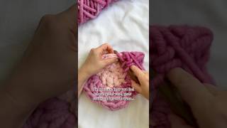 Play video: Forever obsessed with giant yarns, hooks and flowers 🤩 #floralgrannysquare #bigcrochet #crocheting
