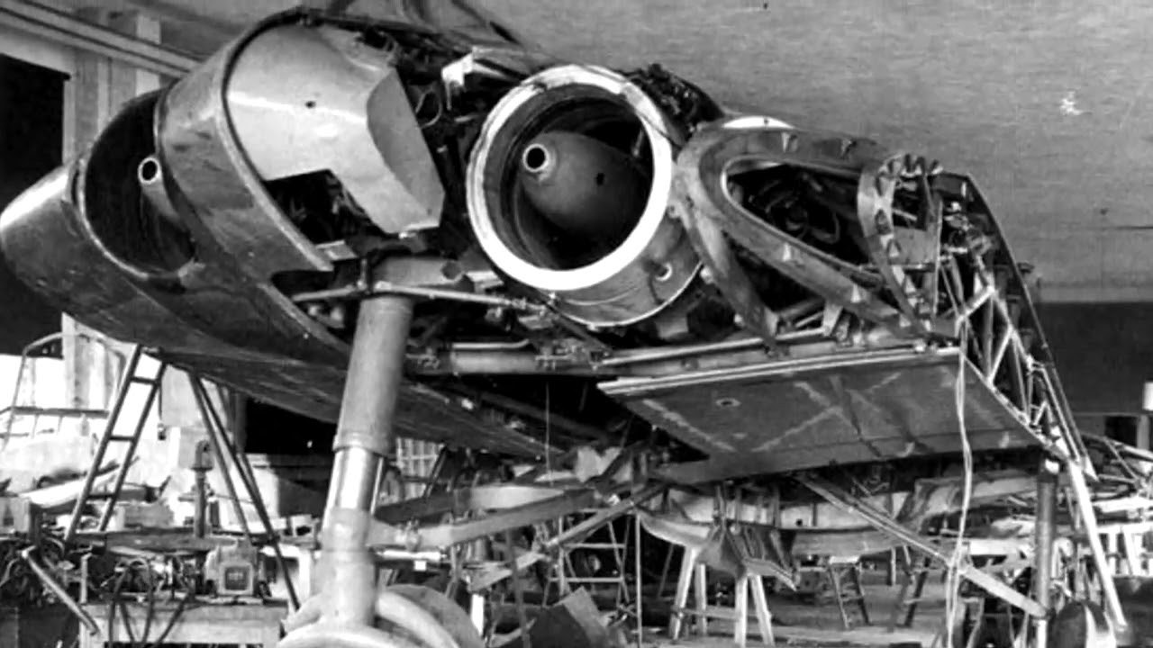 Первый в мире реактивный самолет с конструкцией «летающее крыло»