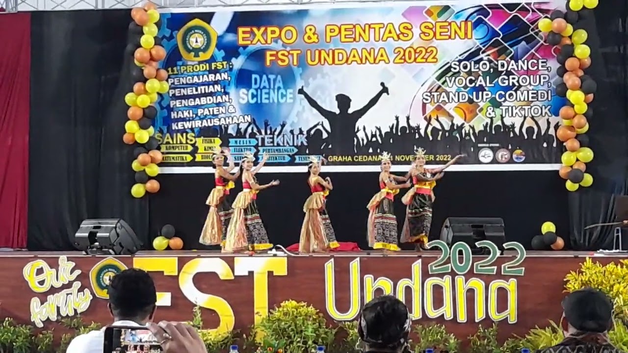 Expo & Pentas Seni FST Undana 2022 # Tari Kolaborasi #SMAK Mercusuar Kupang NTT (@ Debora Kondo)