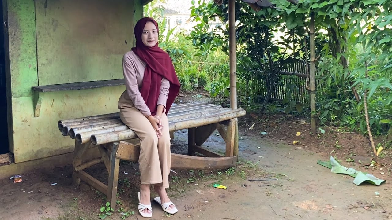 GADIS CANTIK TANPA AYAH SEJAK KECIL HIDUP SEDERHANA DI PELOSOK PEDESAAN JAWA BARAT