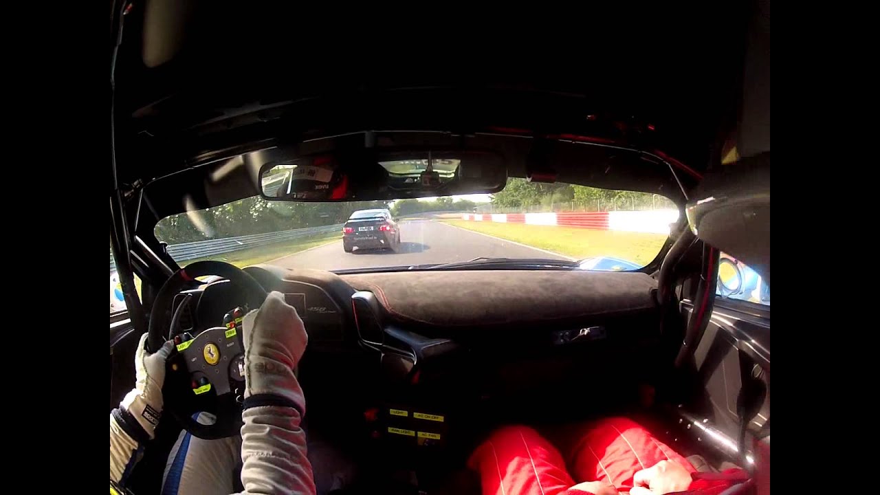 Renntaxi-Fahrt im Ferrari F458 von 