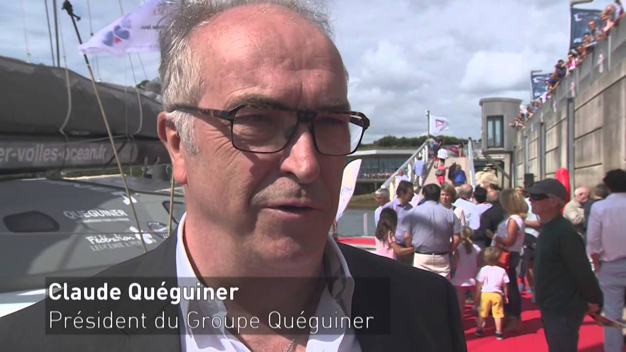 Baptême à Roscoff du monocoque Groupe Quéguiner de Yann Eliès