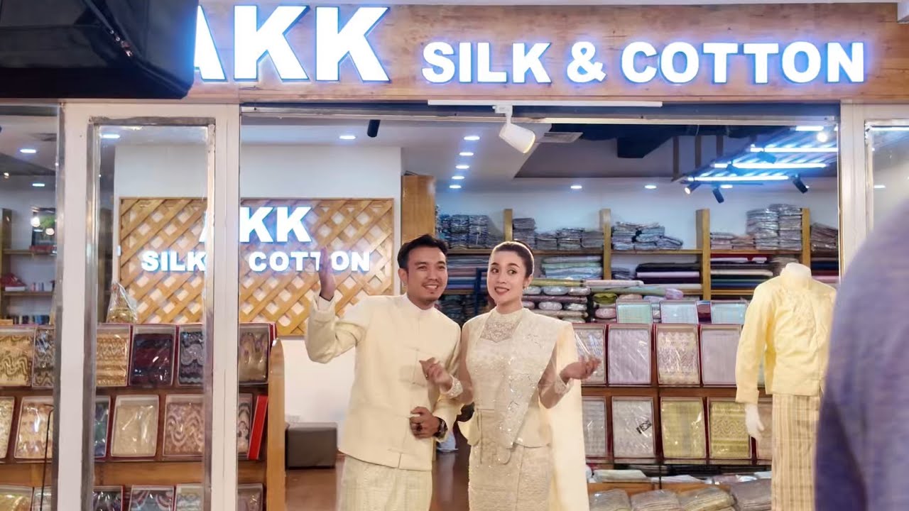 AKK silk & Cotton ဆိုင်ကြော်ငြာရိုက်ကွင်းအမှတ်တရ 🎬 💛 မိသားစု shooting 😁 