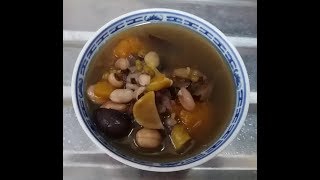 Vegetarian soup  ( sup buah dan kacang )