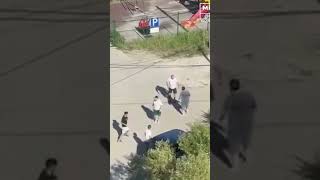 три мигранты набросились на русский мужчина