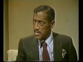 Capture de la vidéo Sammy Davis Jr. At Wogan 1989 (Part 3 Of 4)