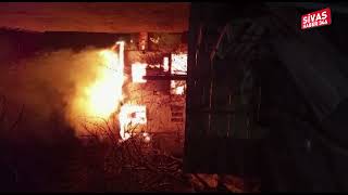 Yıldızeli İlçesinde Çıkan Yangın Korkuttu Resimi