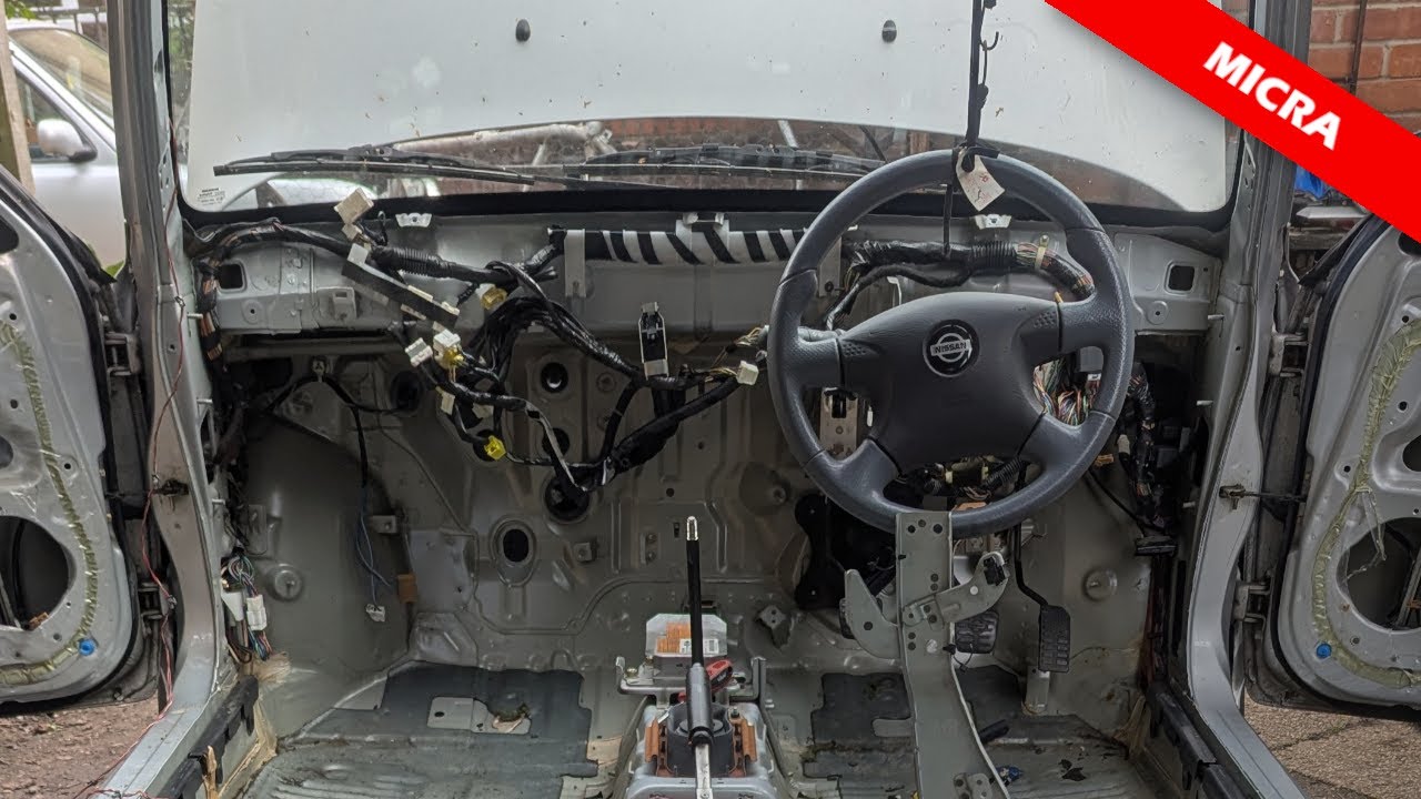 Как снять приборную панель - Nissan Micra K11