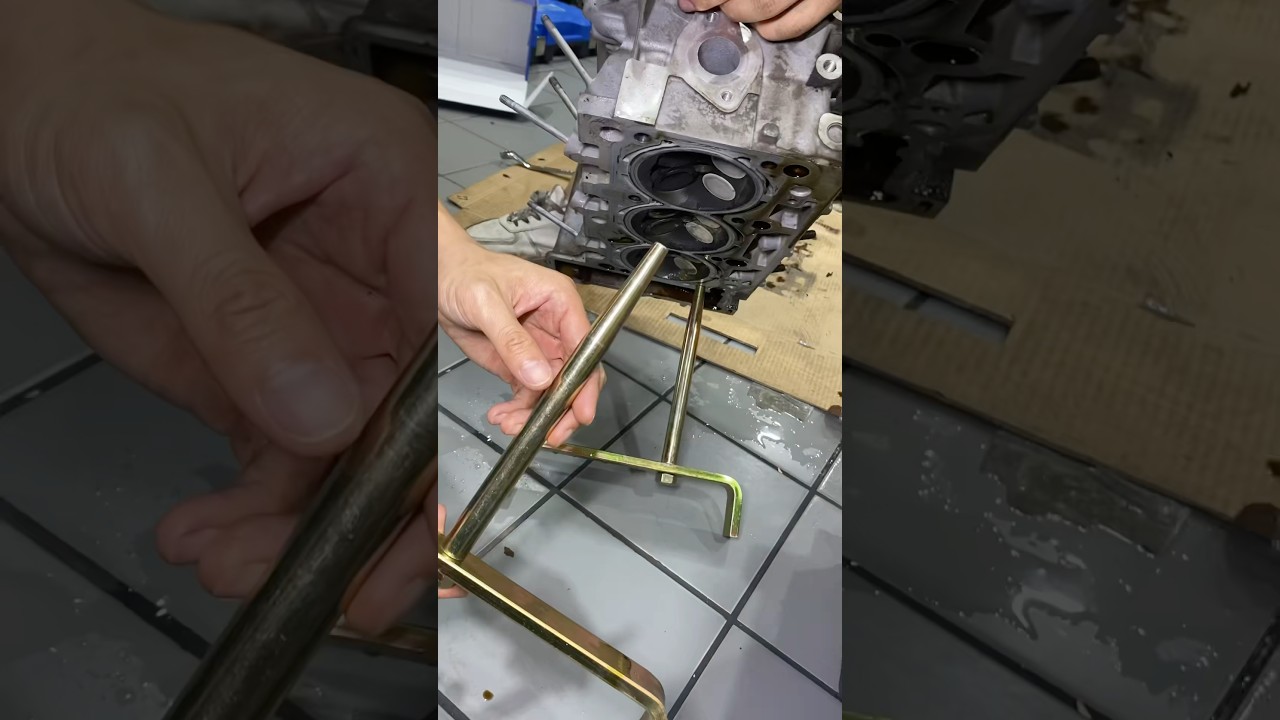 mini engine stand tool is very convenient