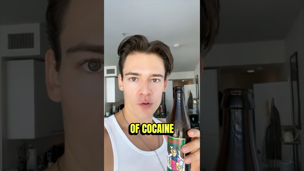 Хлоя — лицемерка.