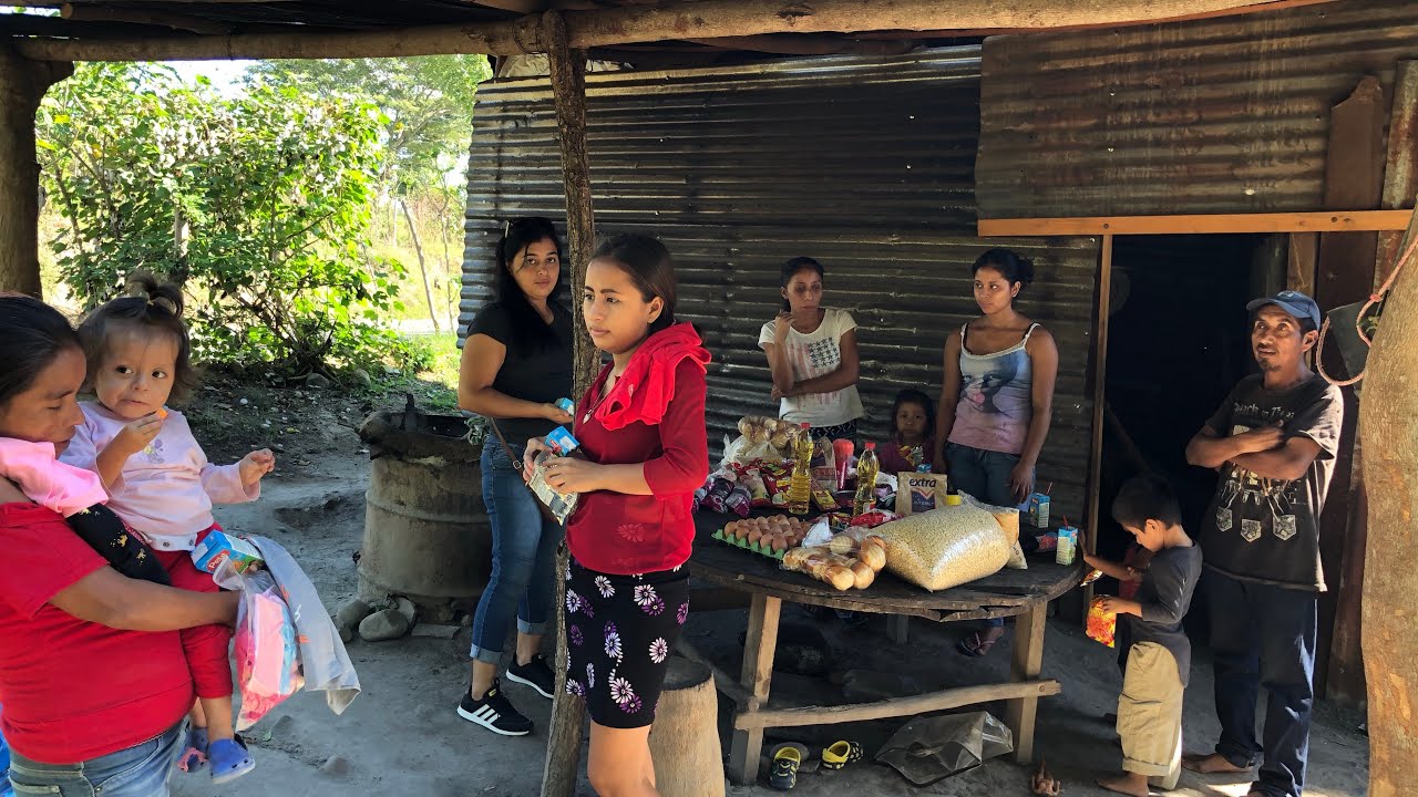 🔴 Así vive esta familia en extrema pobreza/ Guatemala - YouTube
