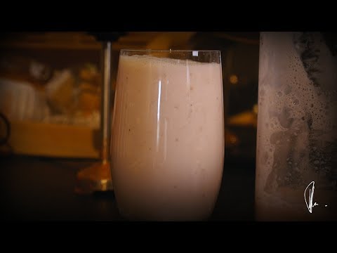 how-to-make-a-simple-strawberry-smoothie?!-|-cinematic-b-roll-sequence-🔥-(ft.-sunavo-blender)