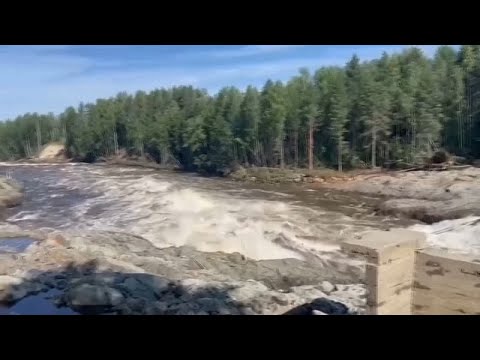 إصابة 10 أشخاص على الأقل جراء انهيار سد في منطقة كاريليا الروسية