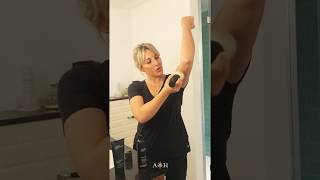 Amanda's Advice: How to Define & Contour Arms Amanda's Advice: How to Define & Contour Arms