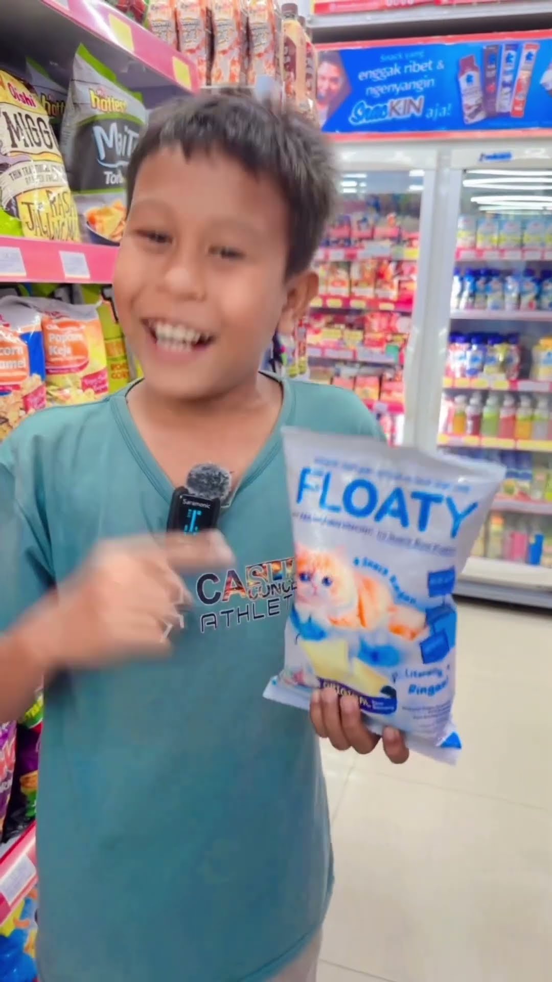 Kalian pernah makan snack kucing kayak madan gak ? ?? #snackgambarkucing