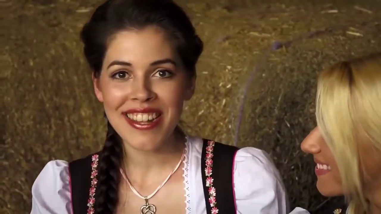 Heidis kuken группа. Клип на немецком языке. Красивые немки поют про животных. Heidis erben группа. Немецкие клипы.